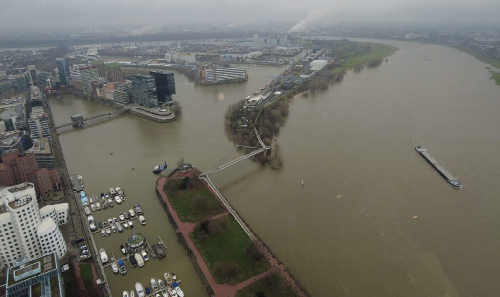 Blick vom Rheinturm Düsseldorf